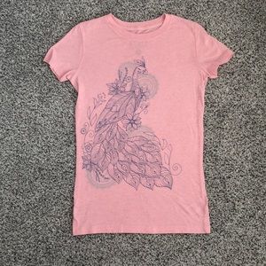 WOMENS XS PINK TEE WITH PEACKOCK